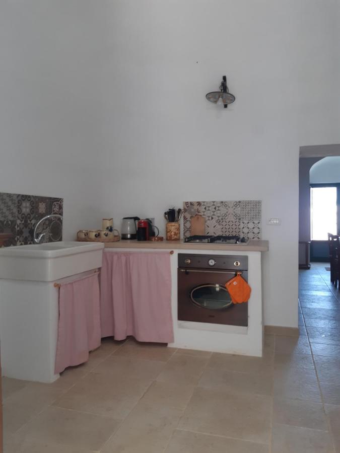 Il Trullo Bianco A Masseria Santalachicca Masseria Orimini 外观 照片